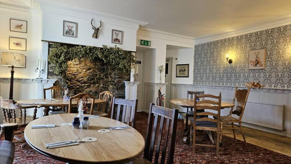 בקפסטלי The Abbey Inn מראה חיצוני תמונה